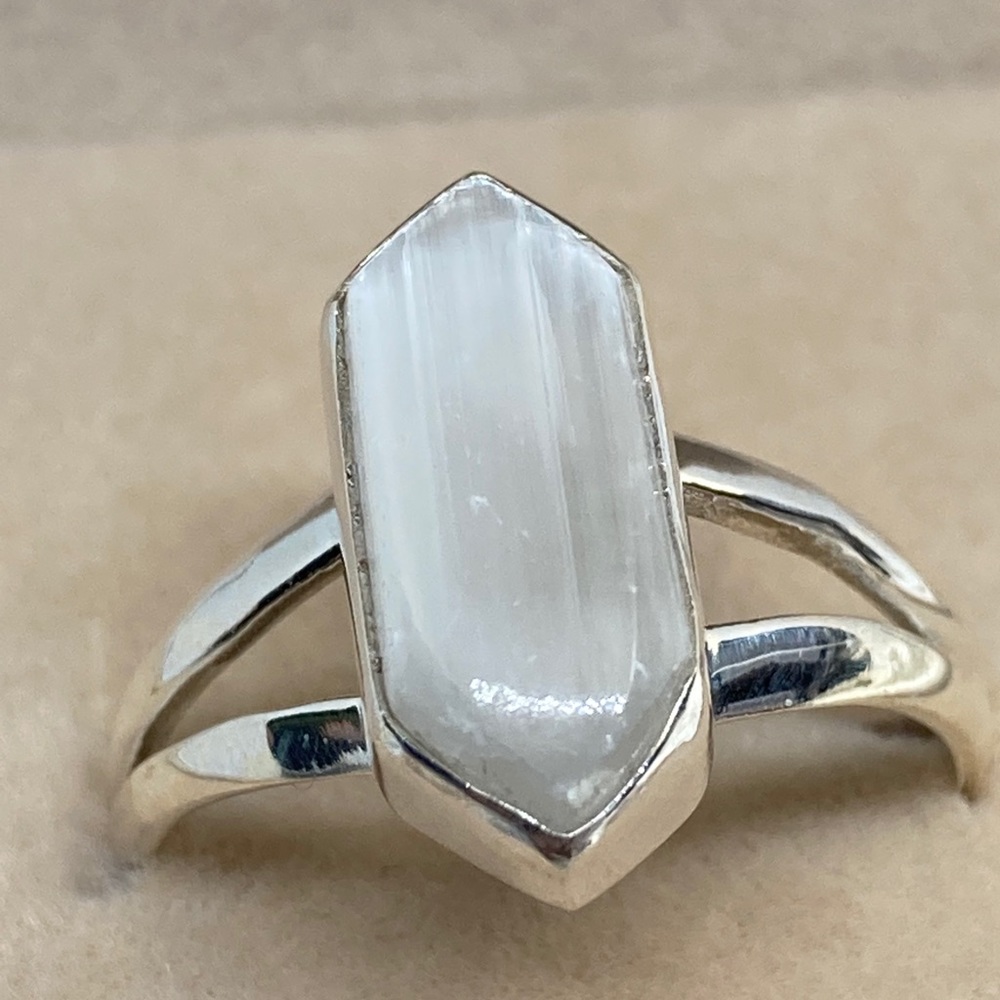 🆕 SELANITE BLADE RING SIZE 8